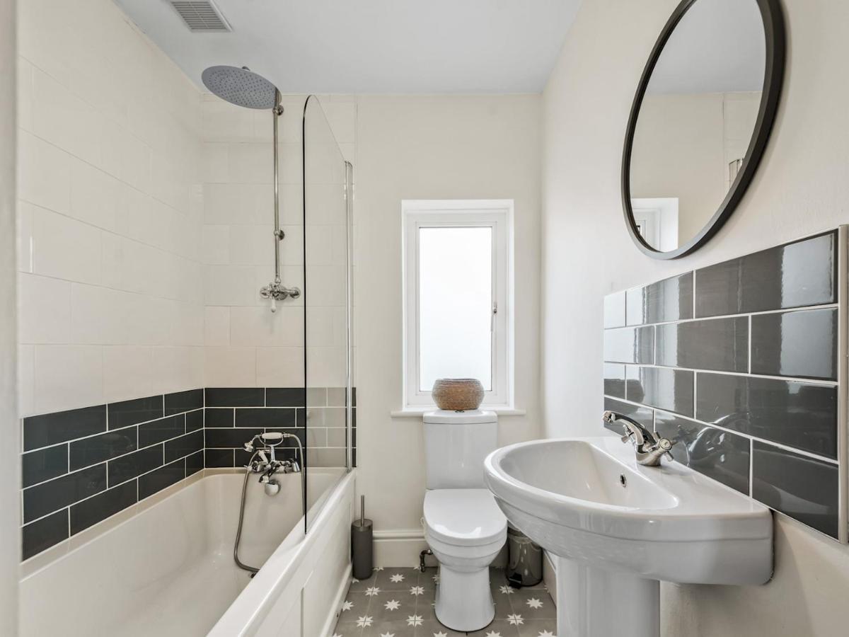 Pass The Keys Appletree Cottage - A Chic Seaside Home And Garden Whitstable Eksteriør billede